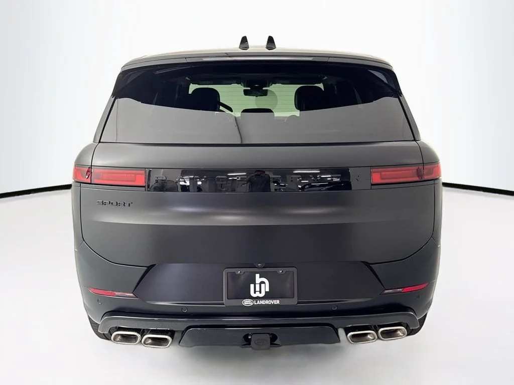 New 2026 Santorini Black Land Rover Dynamic SE image 6