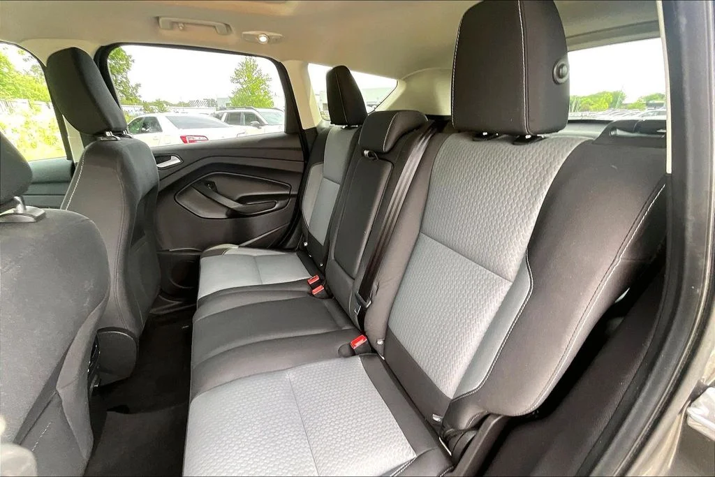 Used 2018 Gray Ford SE image 23