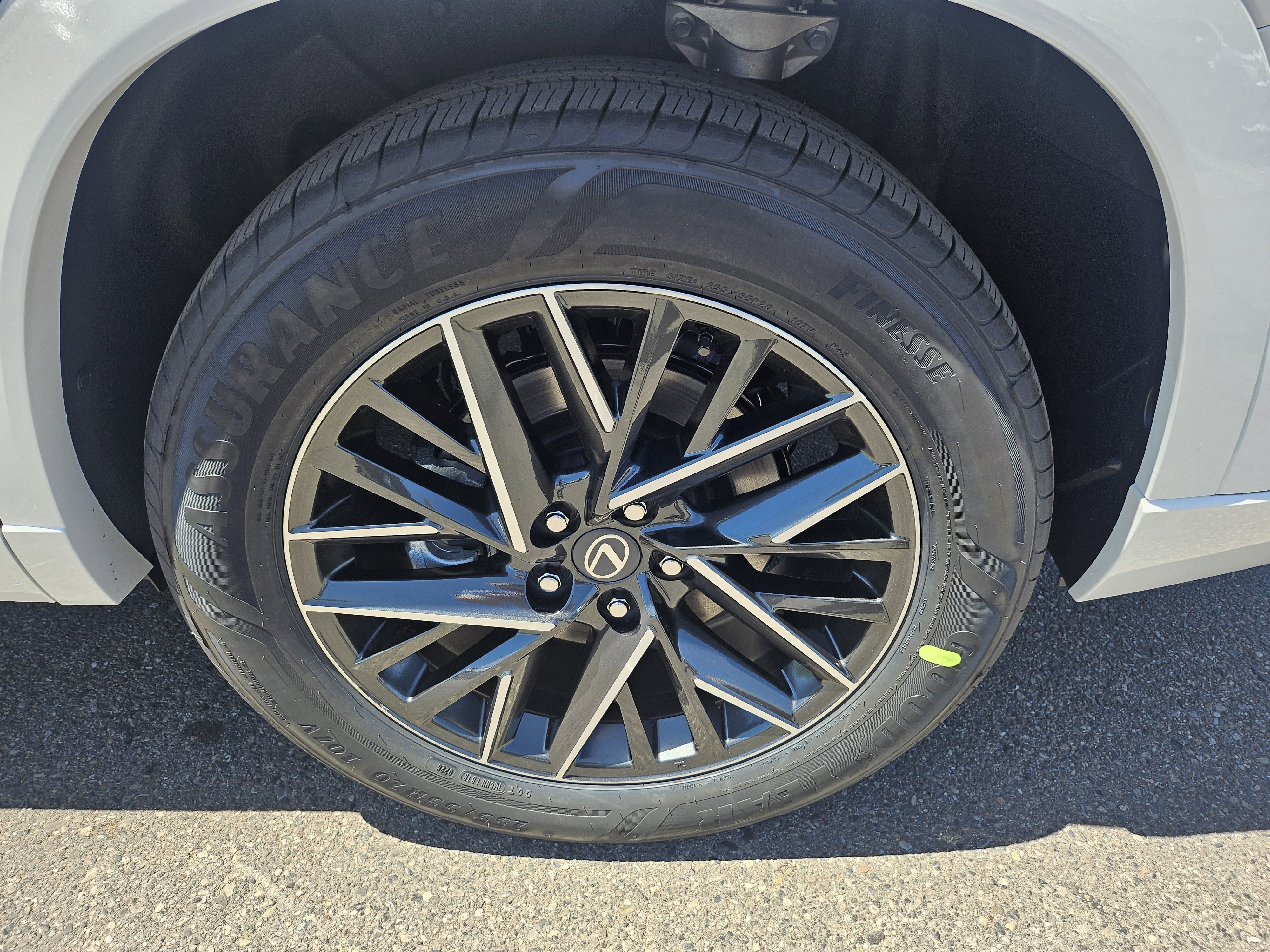 New 2026 Wind Chill Pearl Lexus PREMIUM AWD image 17