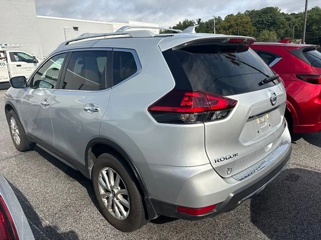 Used 2020 Silver Nissan S image 6