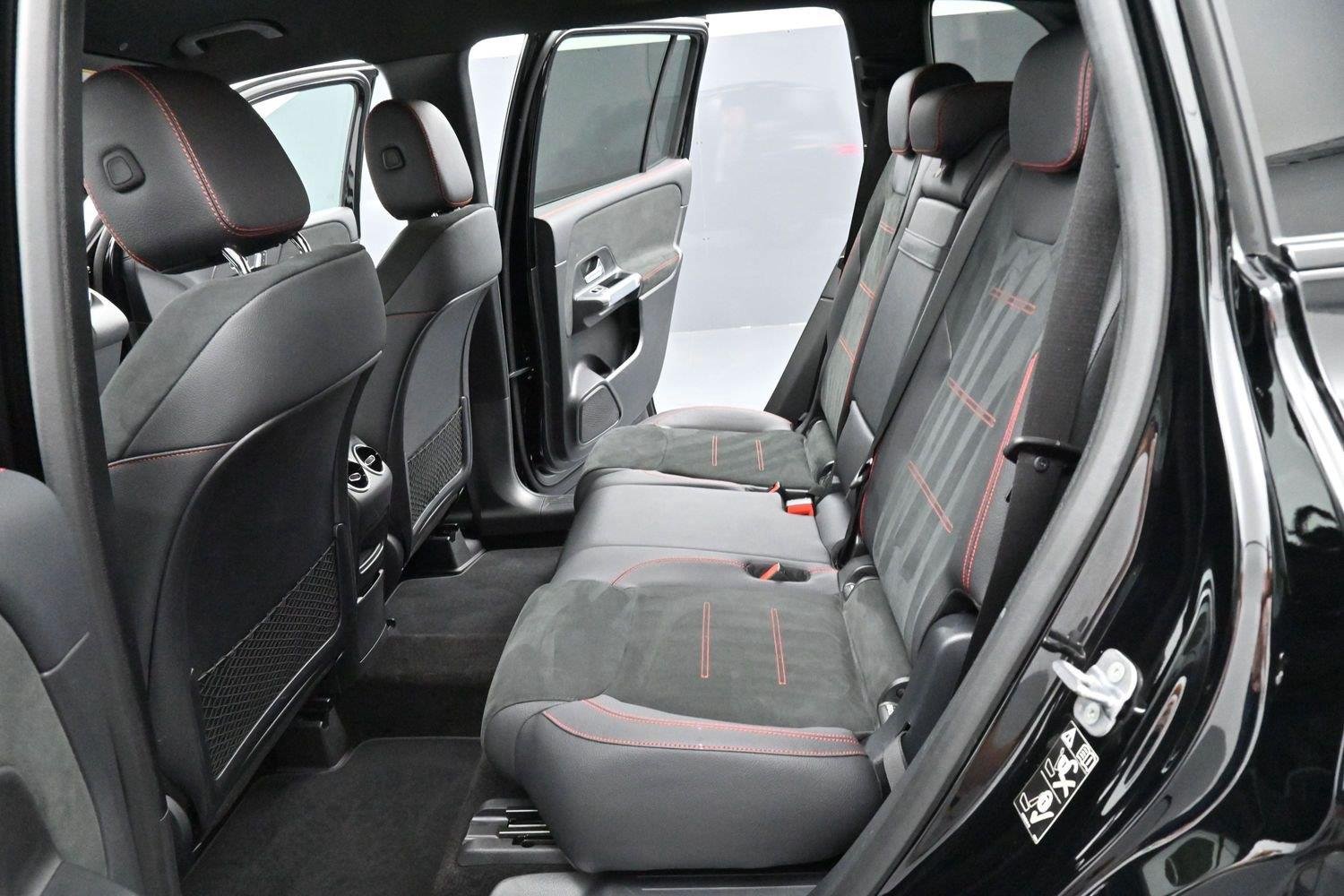 Used 2024 Black Mercedes-Benz GLB 250 image 27