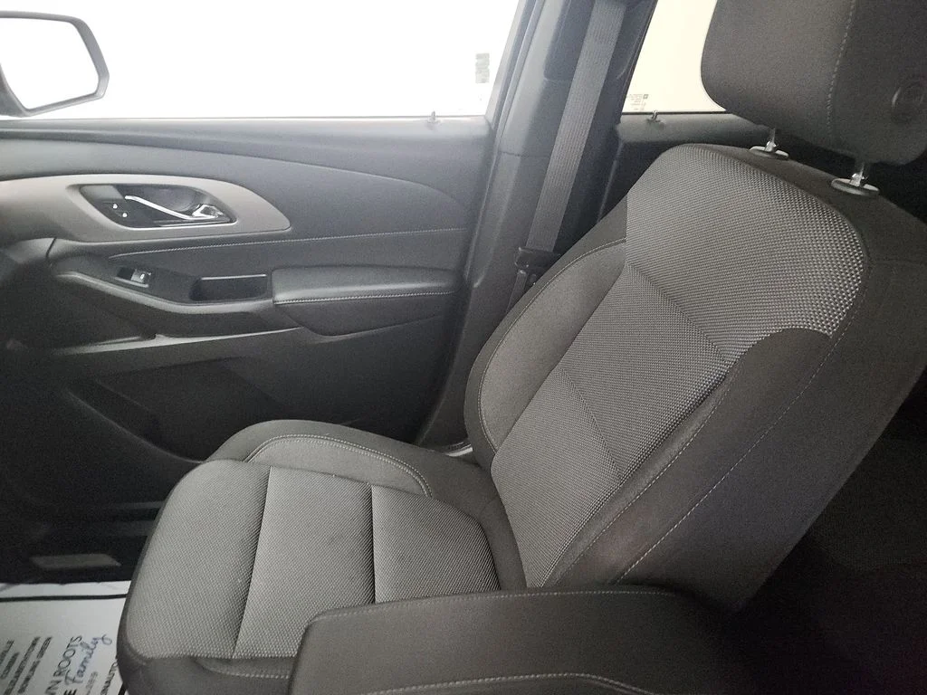 Used 2023 Gray Chevrolet LT image 27