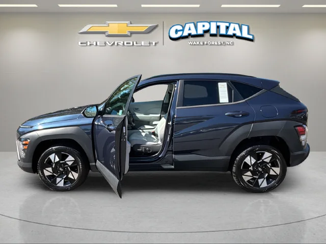 Used 2025 Blue Hyundai SEL image 9