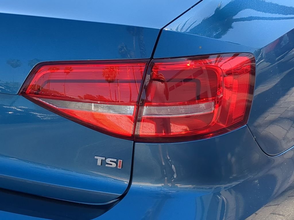 Used 2015 Blue Volkswagen 1.8T SE image 8