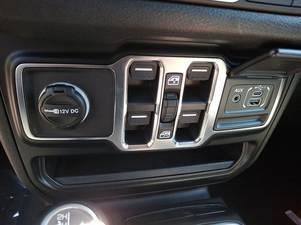 New 2026 Joose Exterior Paint Jeep Sport S image 12
