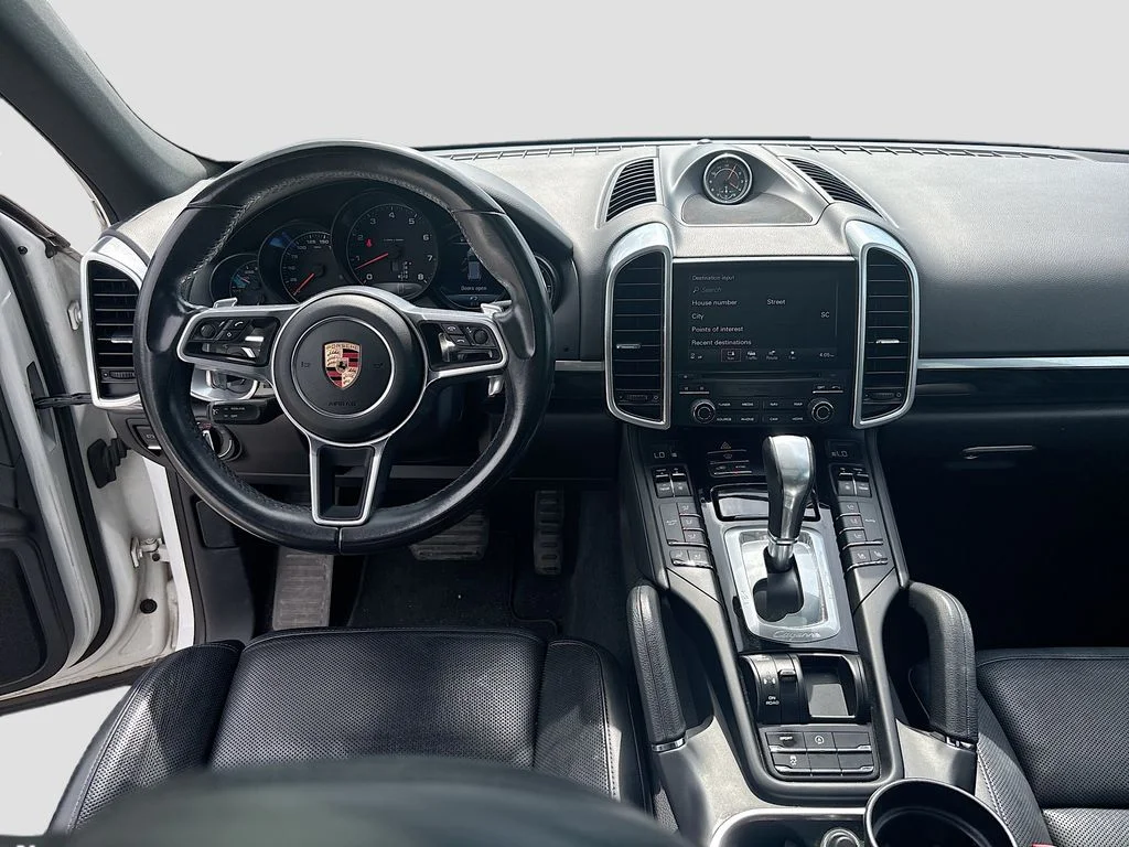 Used 2017 White Porsche Base image 42