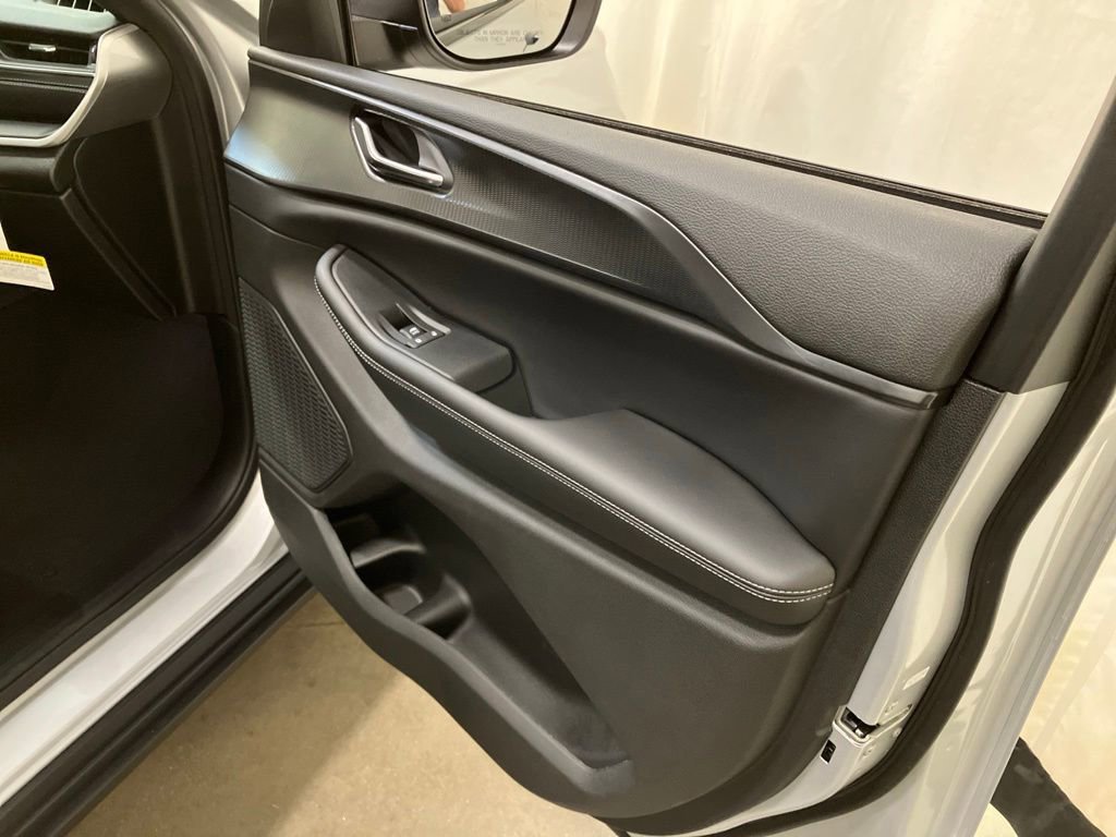 New 2026 Silver Zynith Exterior Paint Jeep Laredo X image 21