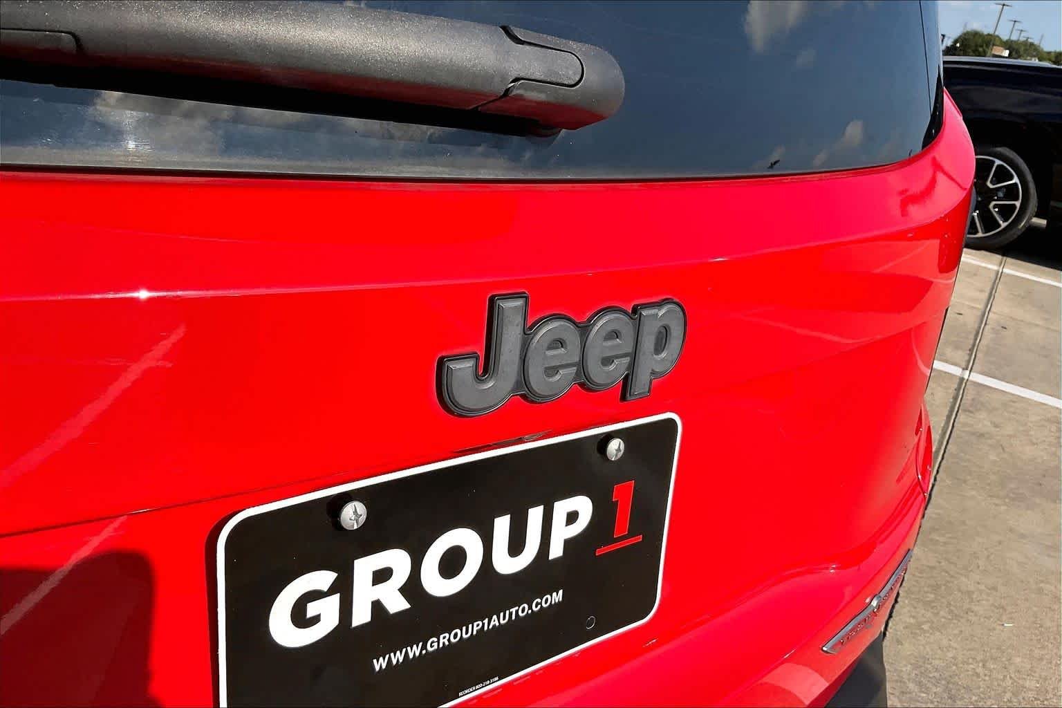 Used 2016 Colorado Red Jeep Trailhawk image 31