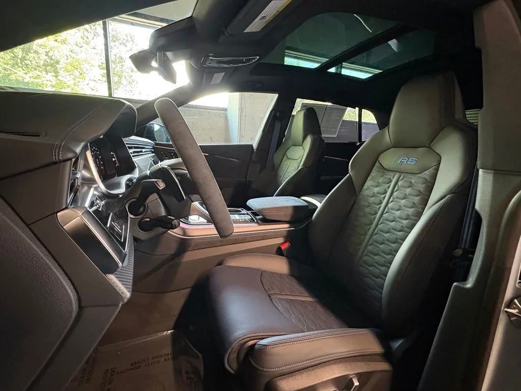 New 2027 Satellite Silver Metallic Audi 4.0T image 5