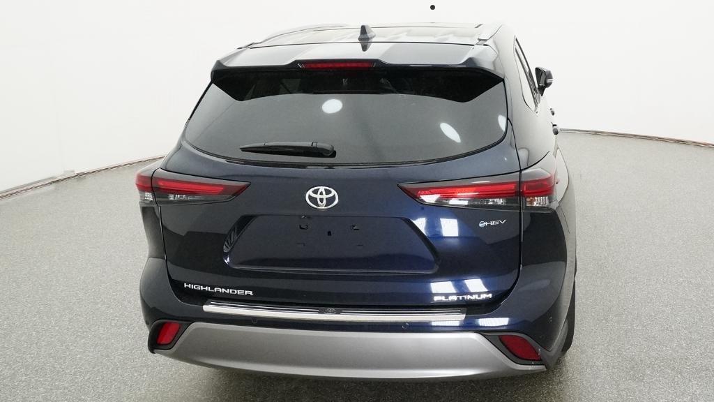 2026 Toyota Highlander Platinum - Photo 10