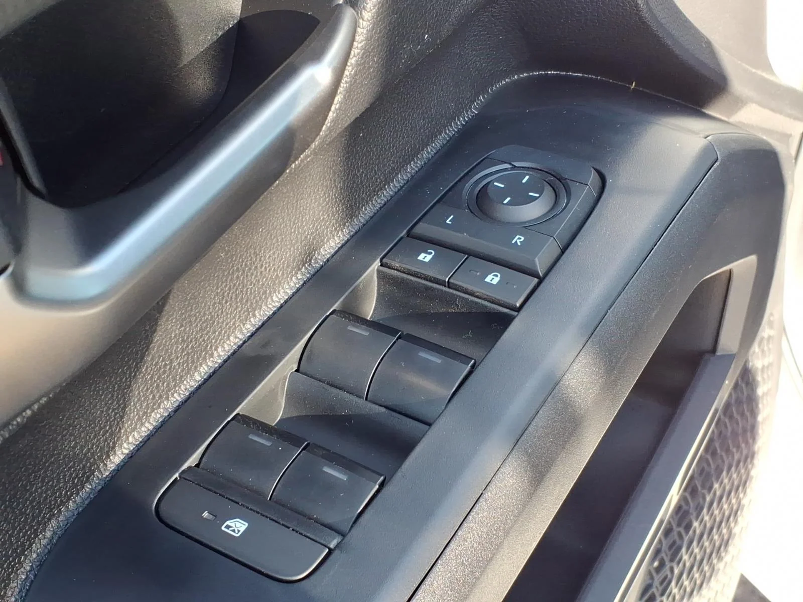 2026 Toyota Tacoma Limited - Photo 11