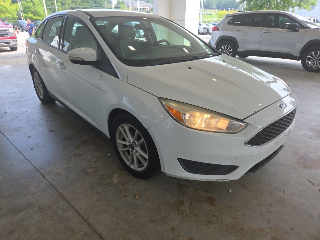 Used 2015 White Ford SE image 4