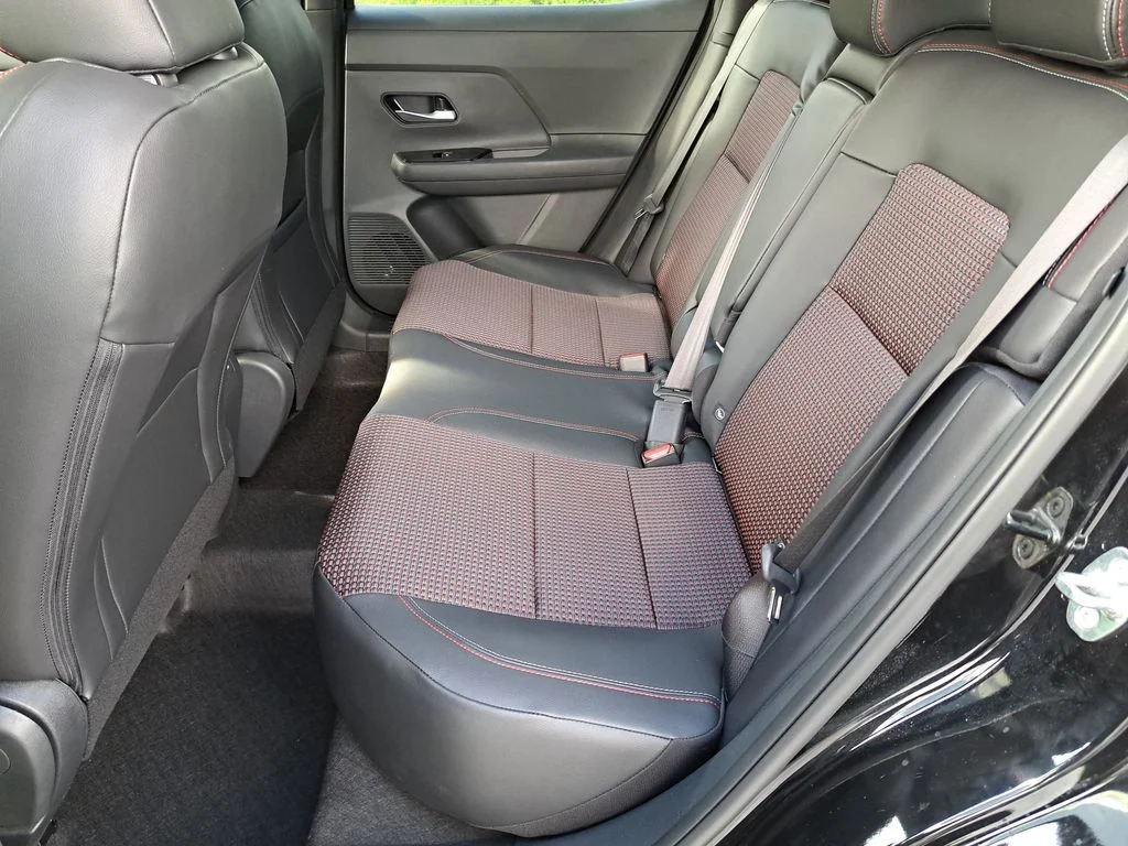 2026 Nissan KICKS SR - Photo 12