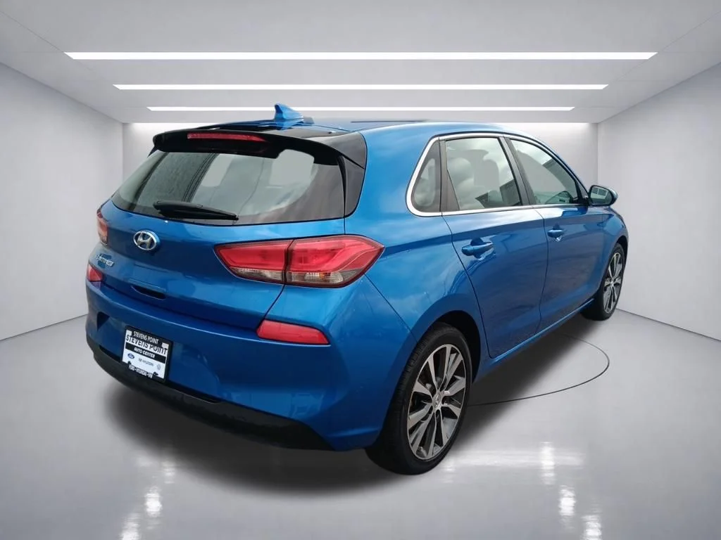 Used 2018 Electric Blue Metallic Hyundai Base image 7