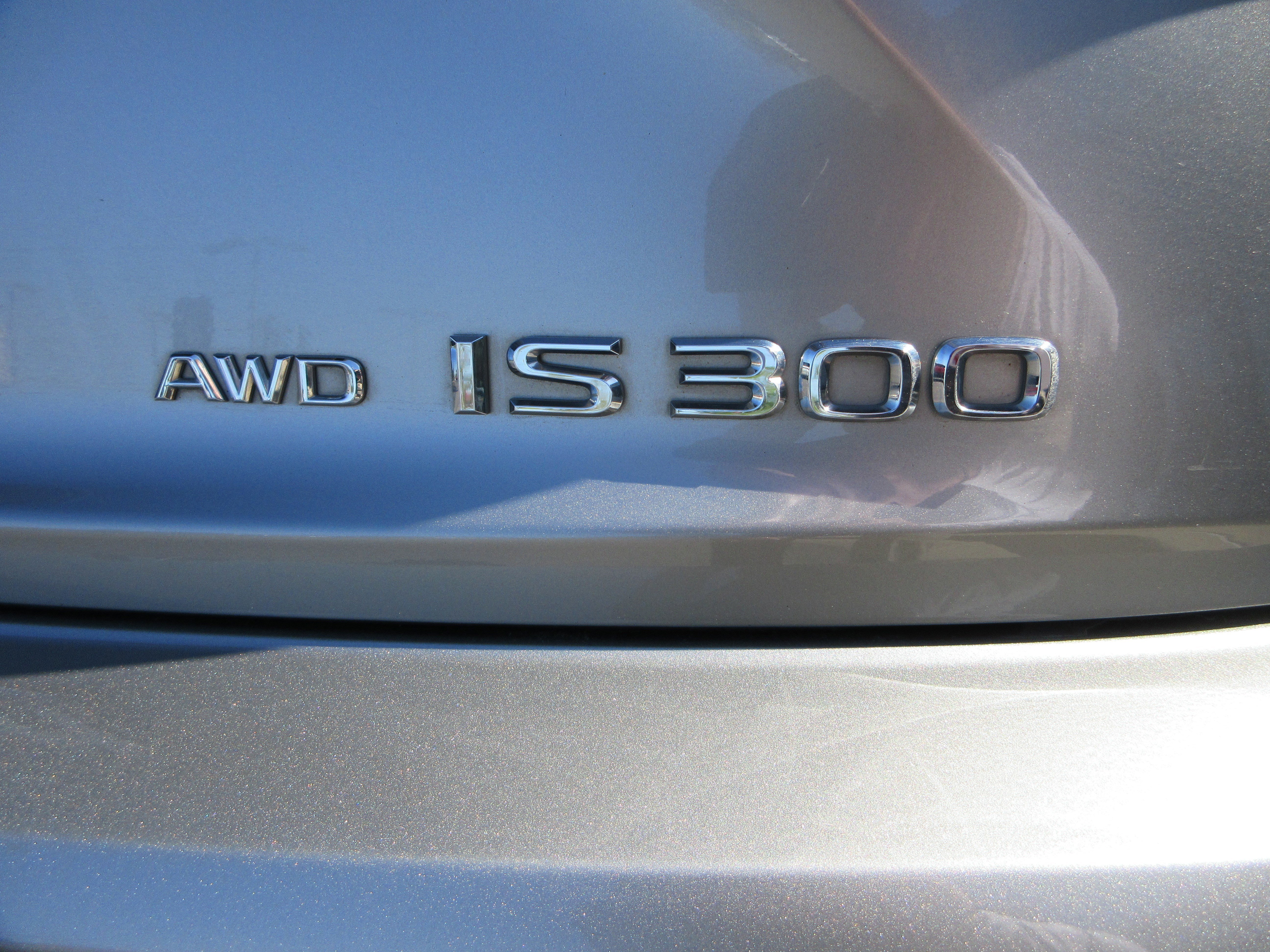 Used 2018 Atomic Silver Lexus 300 image 8