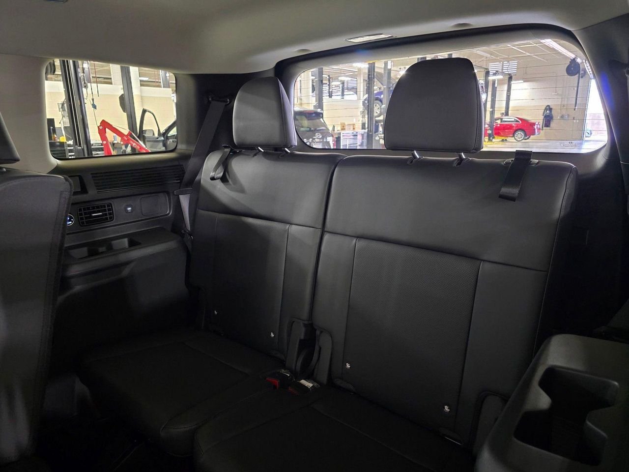 New 2027 Shimmering Silver Hyundai SEL image 14