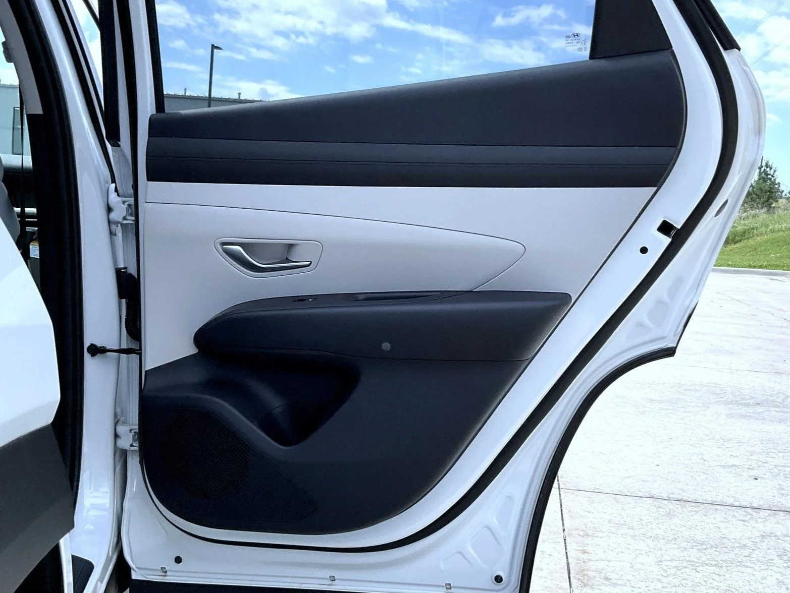 New 2026 White Hyundai SEL image 18