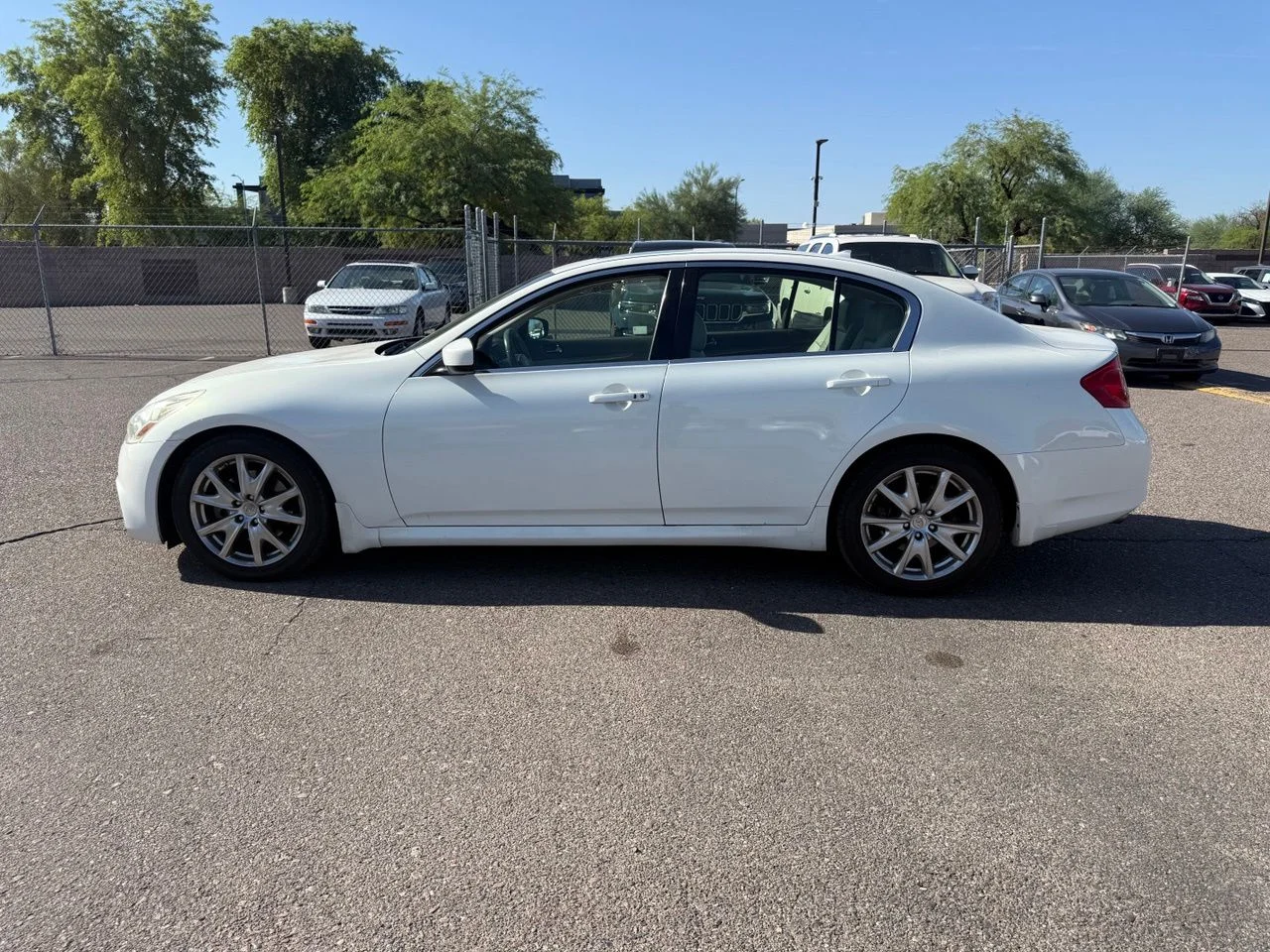 Used 2012 Moonlight White INFINITI X image 6
