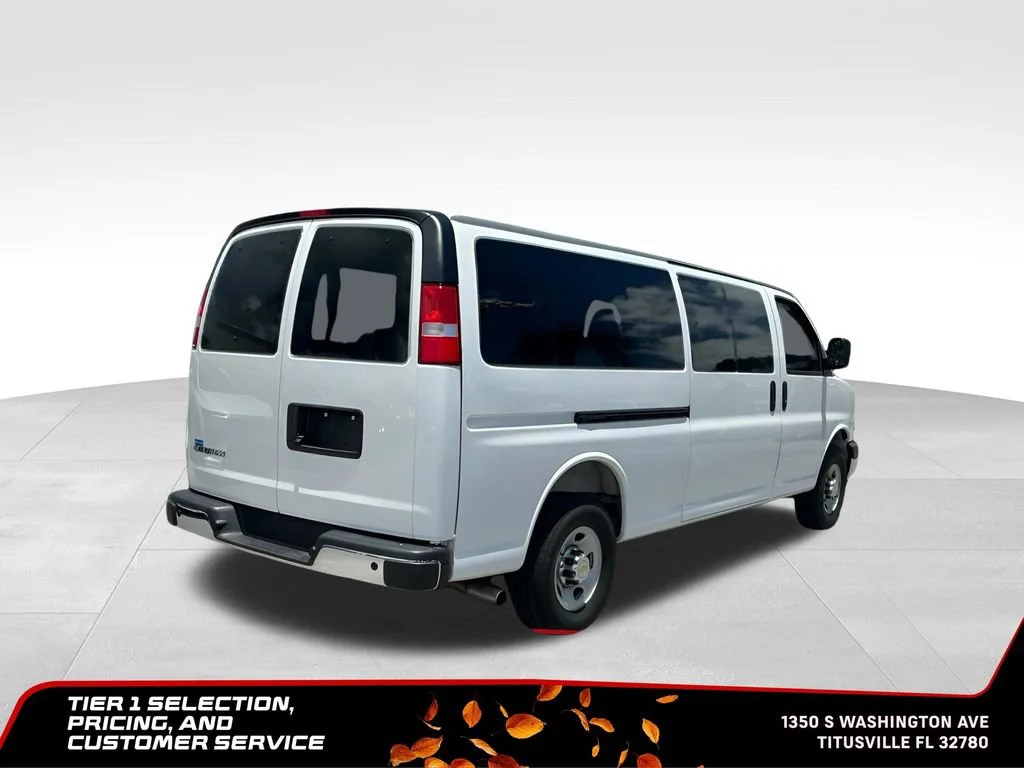 Used 2025 Summit White Chevrolet 1LT image 9