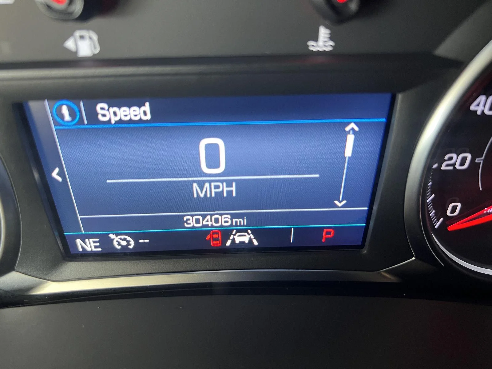 Used 2024 Summit White GMC SLE image 12