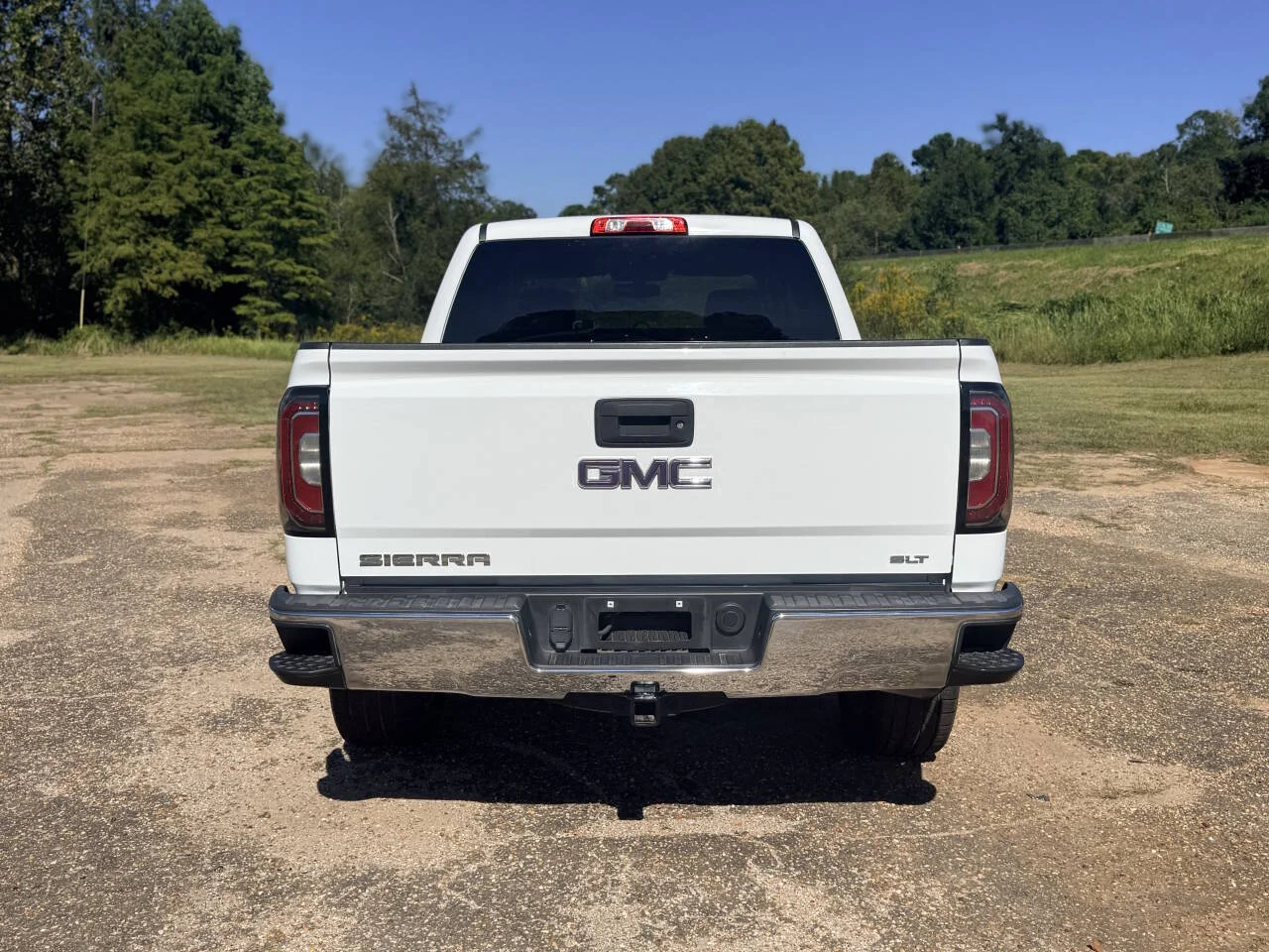 Used 2018 White GMC SLT 4x2 4dr Crew Cab 5.8 ft. SB image 4