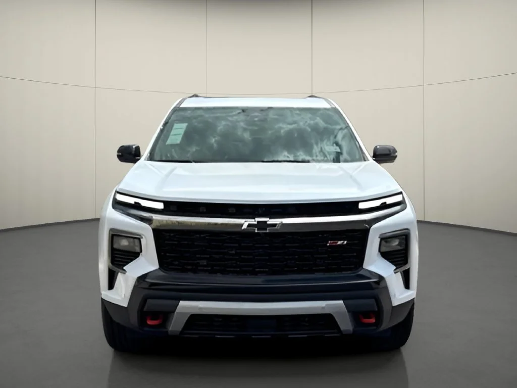 New 2026 Polar White Tricoat Chevrolet Z71 image 5