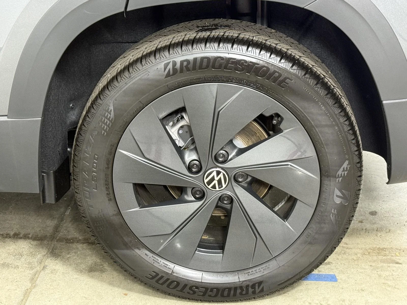 New 2027 Platinum Gray Metallic Volkswagen S image 20