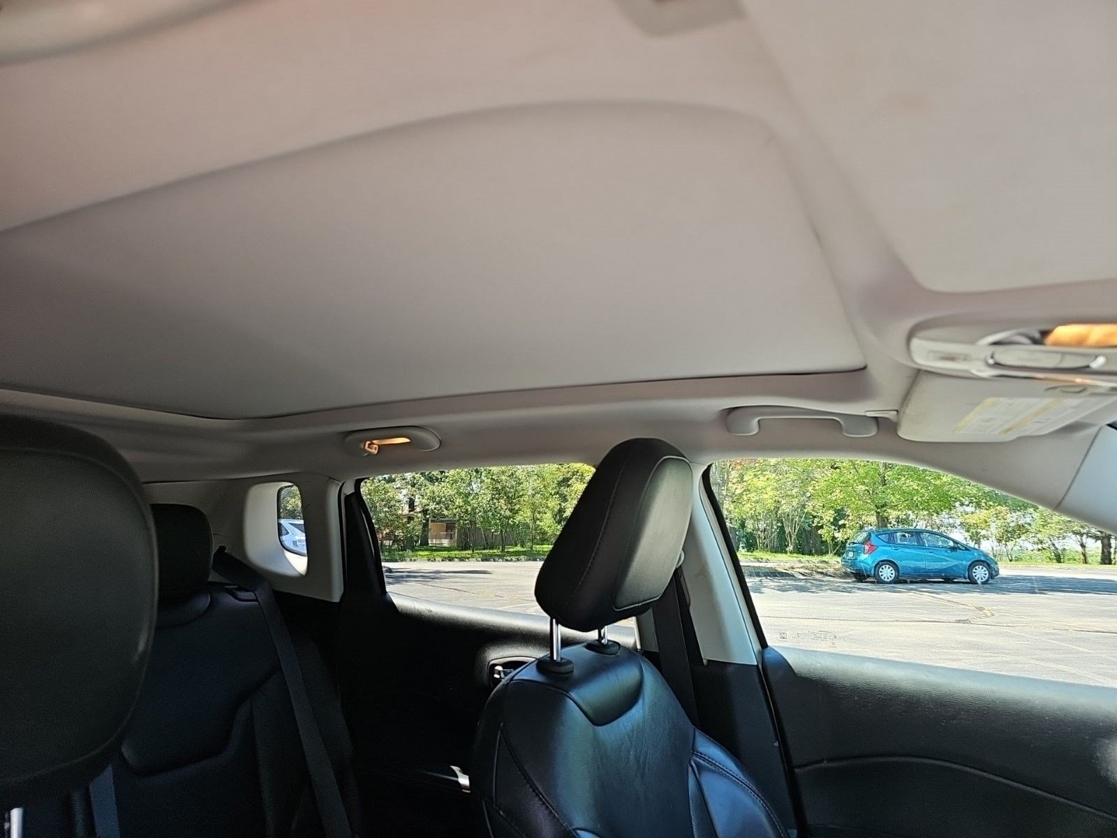 Used 2018 White Clearcoat Jeep Limited image 11