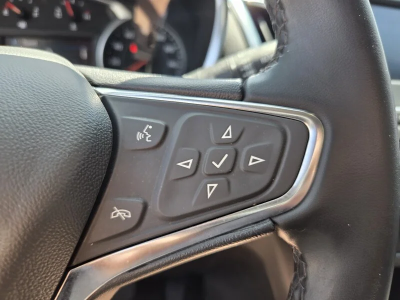 Used 2024 Summit White CHEVROLET LT image 25
