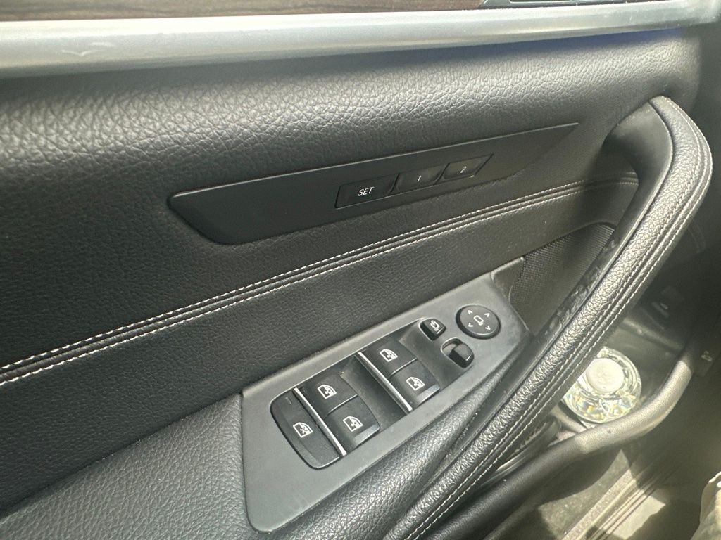 Used 2019 Black BMW 530i xDrive image 20