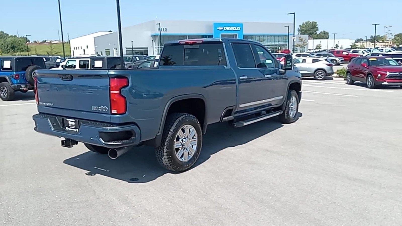2026 Chevrolet Silverado 3500 HD High Country - Photo 8
