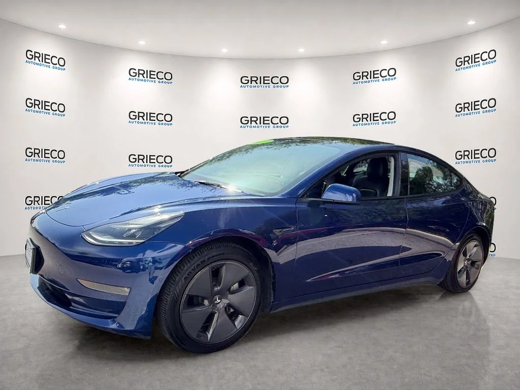 Used 2022  Tesla Long Range image 3
