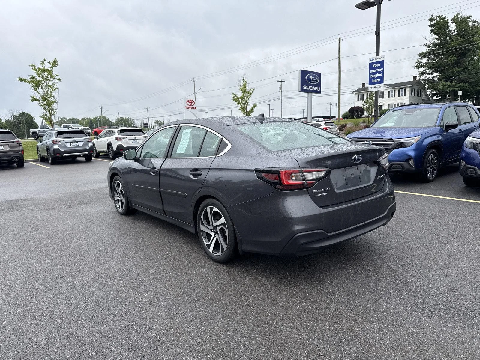 Used 2022 Magnetite Gray Metallic Subaru Limited image 5