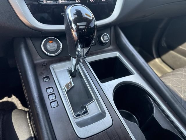 Used 2021 White Nissan Platinum image 31