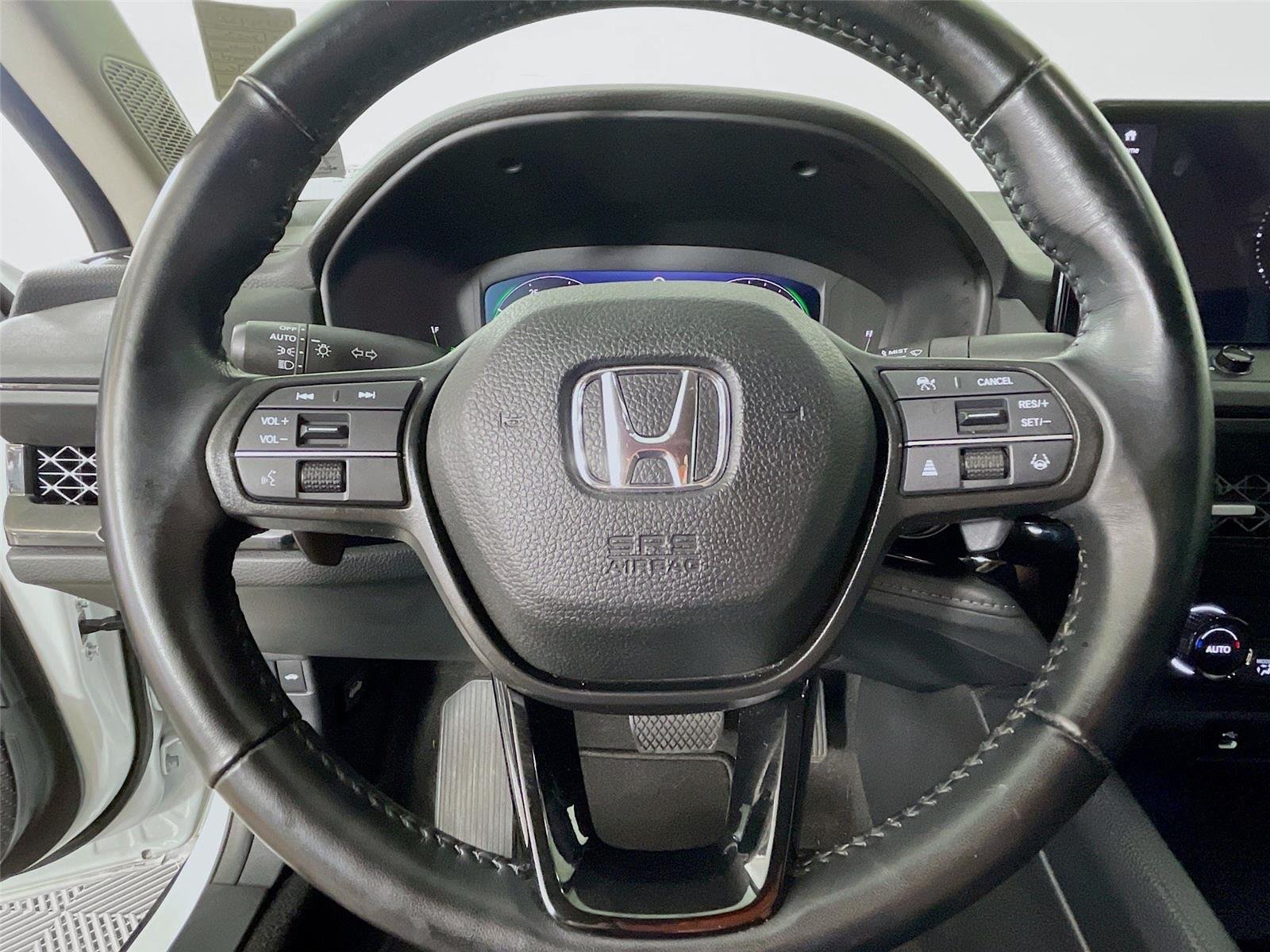 Used 2023 Platinum White Pearl Honda EX-L image 15