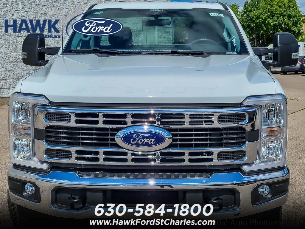 New 2025 Oxford White Ford F-350® XLT image 3