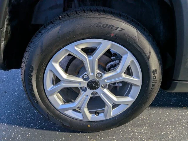 Certified Used 2025 Black Jeep Latitude image 12
