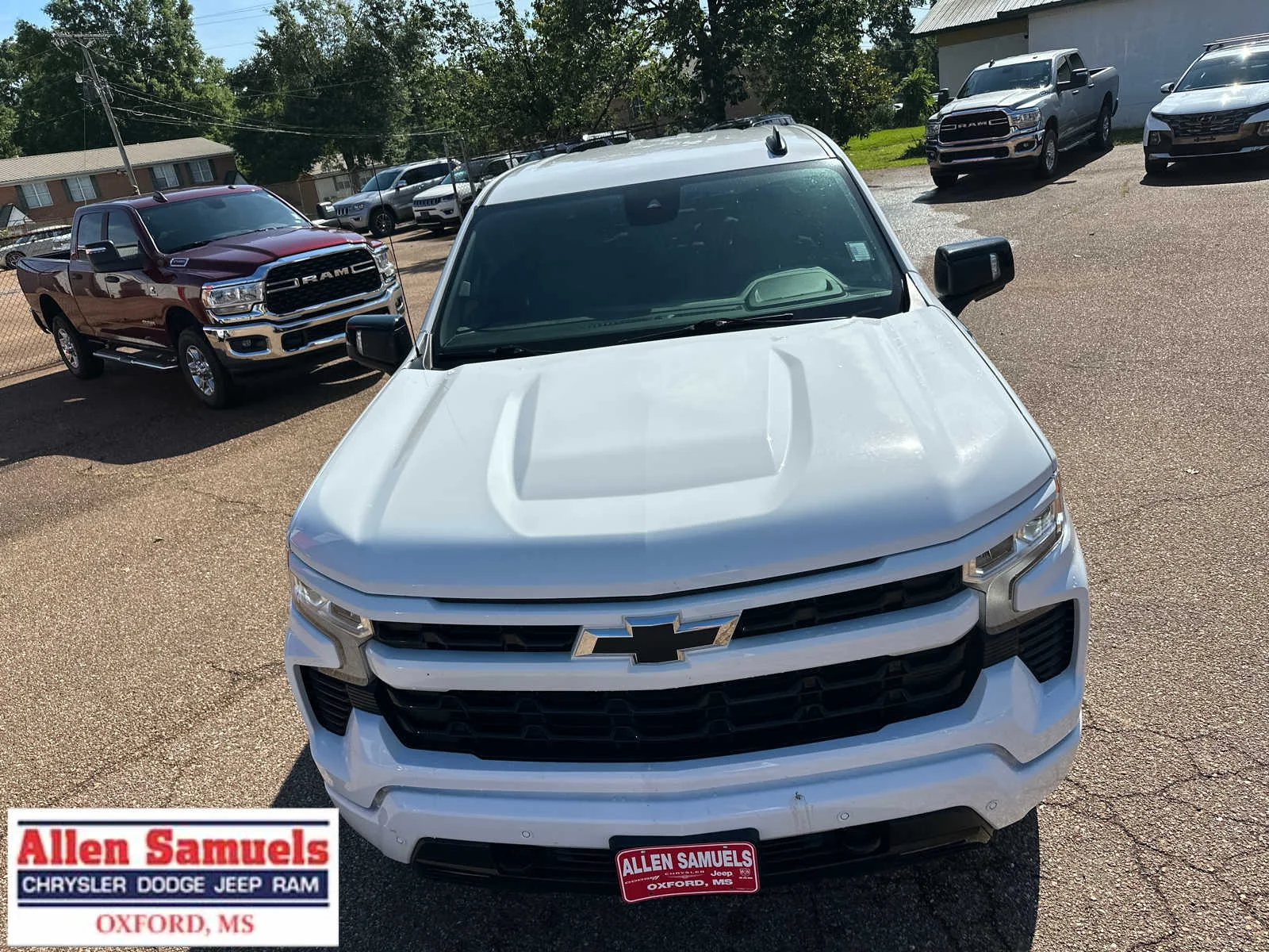 Used 2024 Summit White Chevrolet RST image 17
