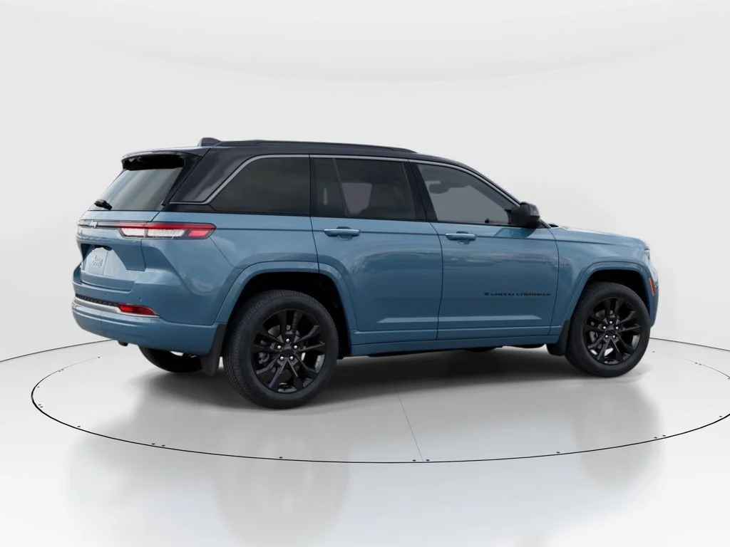 New 2026 Steel Blue Exterior Paint Jeep Limited Reserve image 4