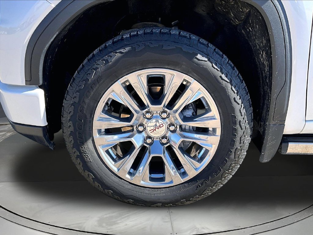 Used 2023 White GMC Denali image 35