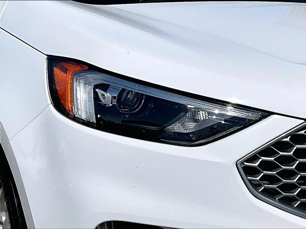 Used 2023 White Ford SEL image 34