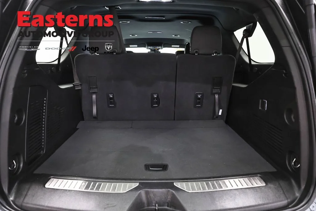 Used 2025 Gray Chevrolet Z71 image 11