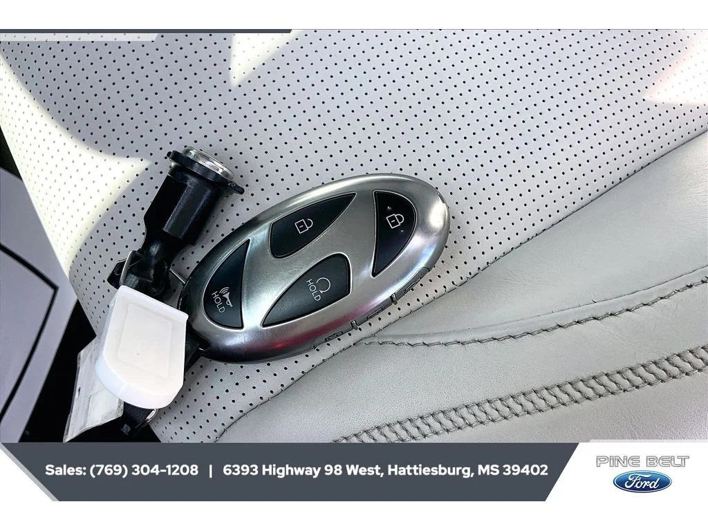 Used 2025 Phantom Black Hyundai Calligraphy image 9