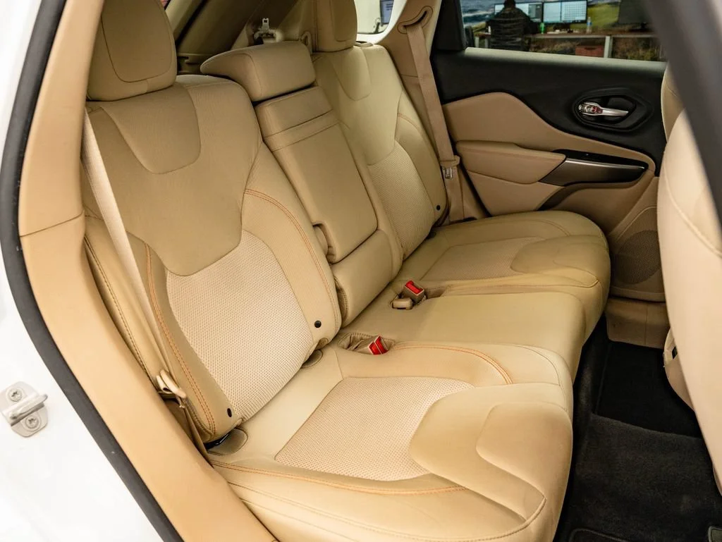 Used 2019 Bright White Clear Coat Jeep Latitude image 45