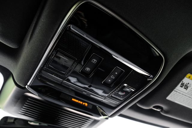 New 2026  Land Rover Dynamic SE image 33