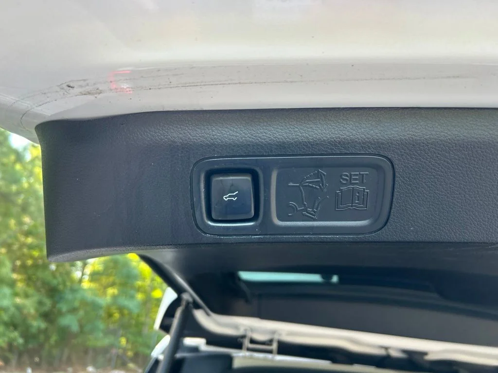 Used 2019  Ford Limited image 34