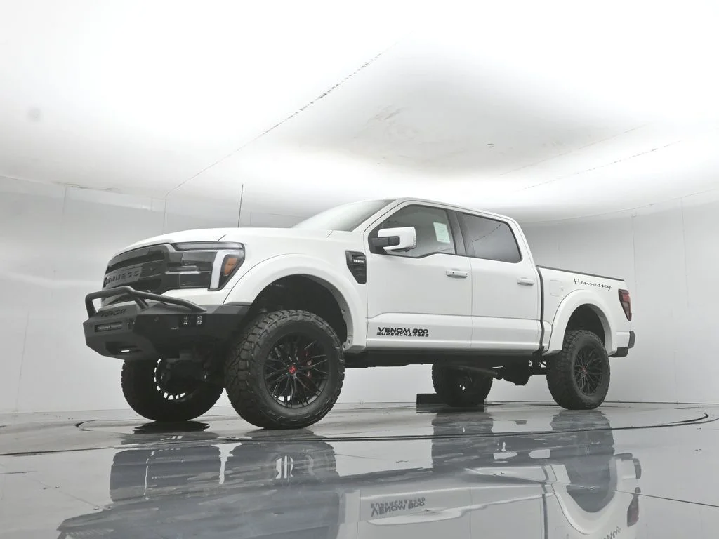 New 2026 Star White Metallic Tri-Coat Ford Lariat image 48
