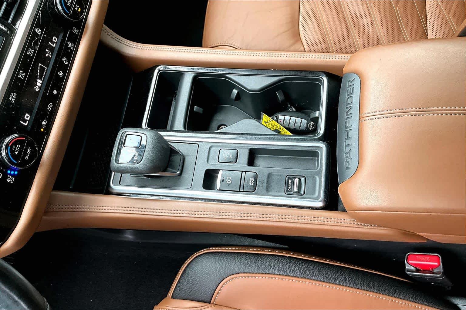 Used 2022 Boulder Gray Pearl Nissan Platinum image 17