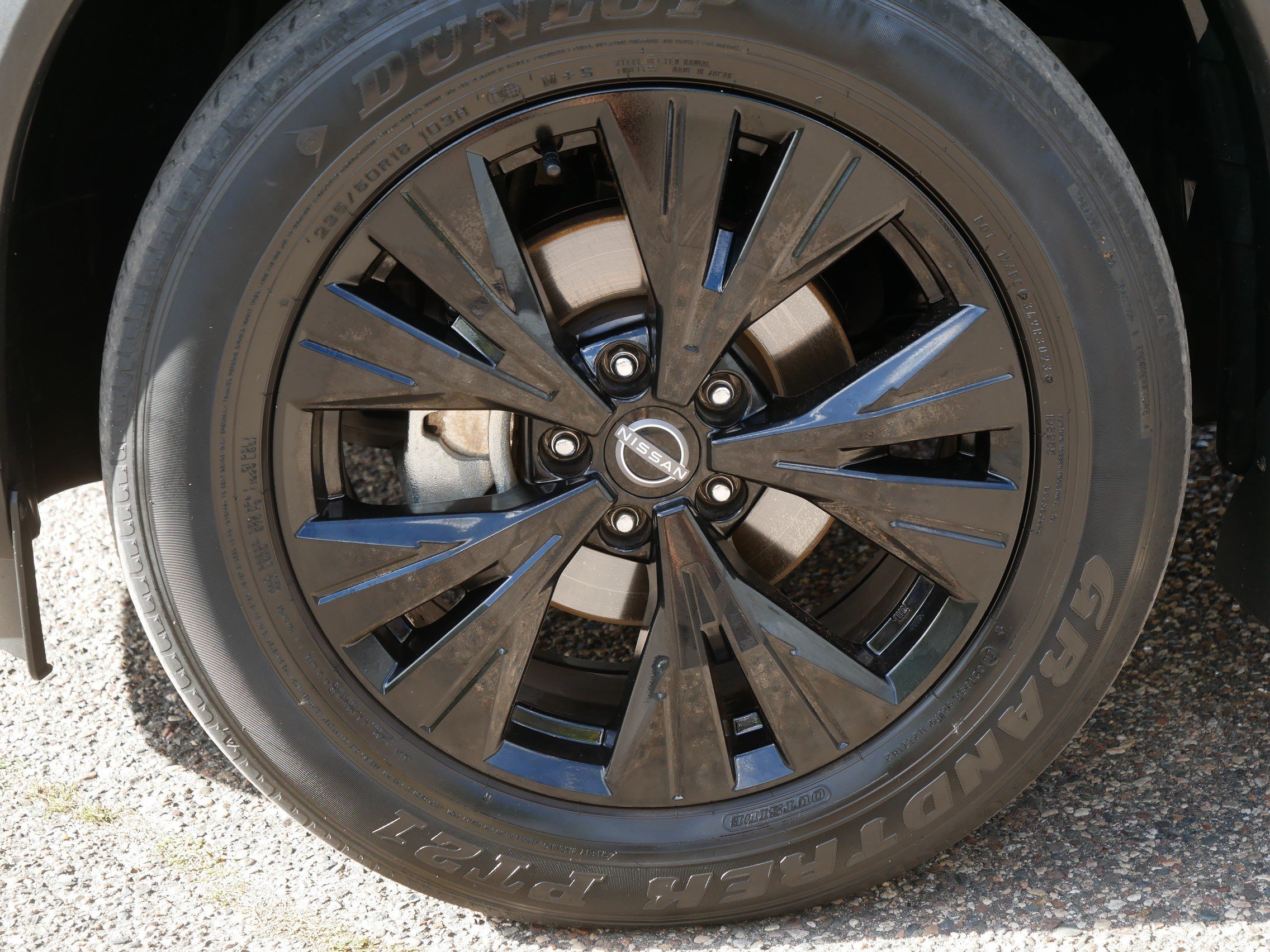 Used 2023 Boulder Gray Pearl/Super Black Nissan SV image 15