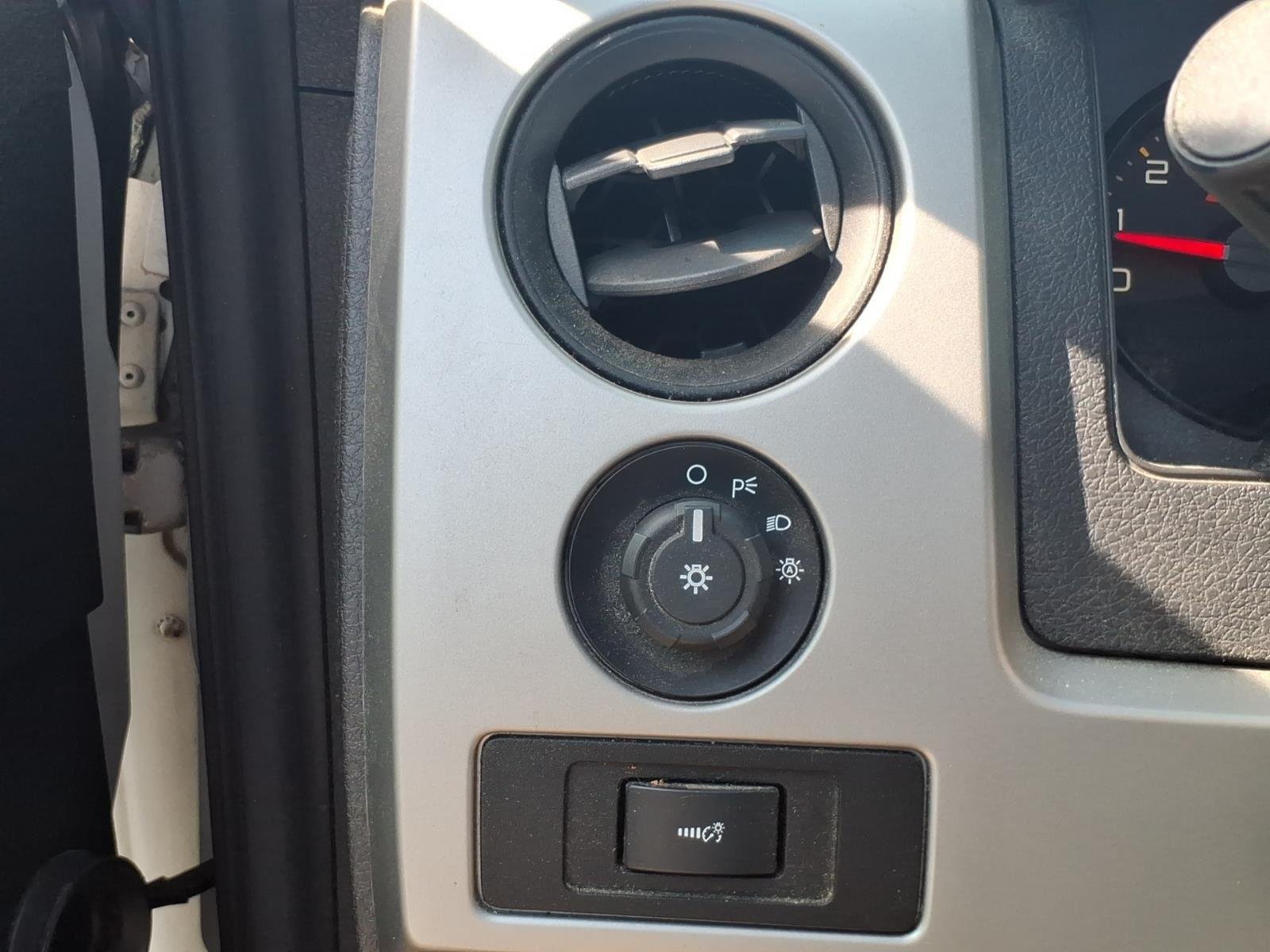 Used 2012 Oxford White Ford SVT Raptor image 18